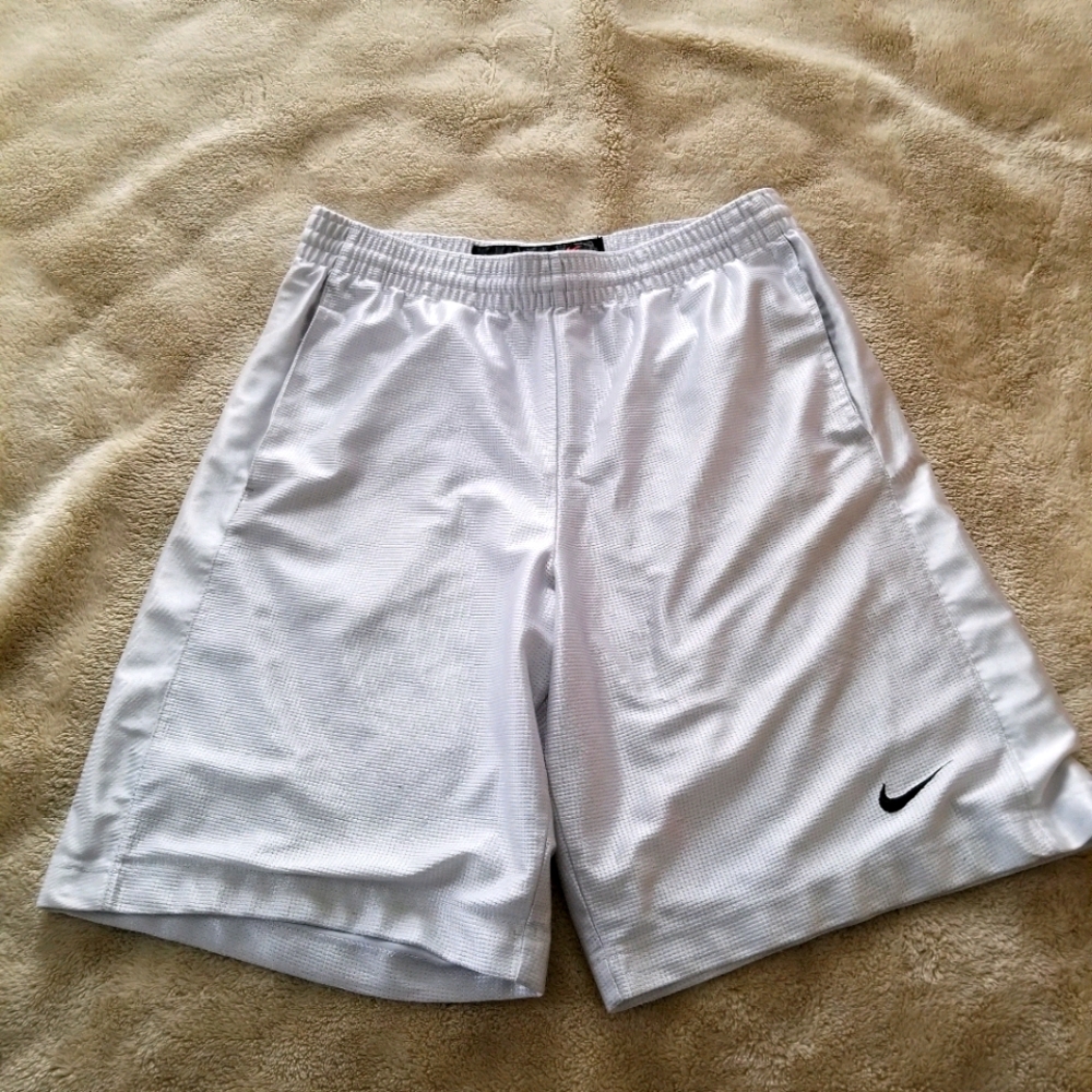 NIKE BASKETBALL SHORTS